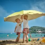 Sådan får I den perfekte sommerdag fyldt med sol og vand - gode ideer til ting I kan lave